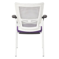 ProGrid ? Chaise visiteur à dossier en maille avec assise en tissu noir rembourré, accoudoirs et cadre de finition blanche