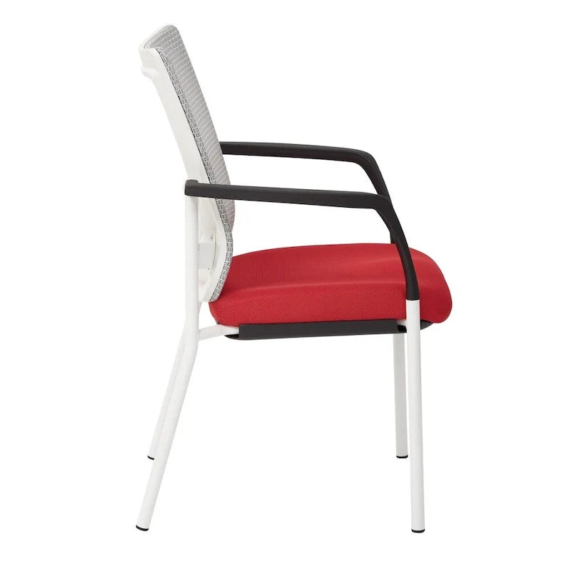 ProGrid ? Chaise visiteur à dossier en maille avec assise en tissu noir rembourré, accoudoirs et cadre de finition blanche