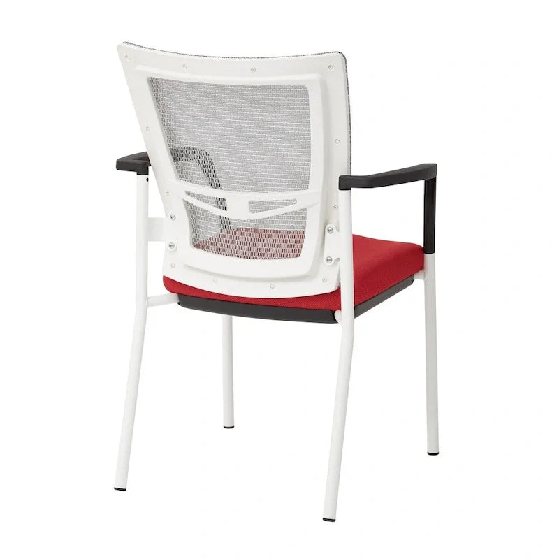 ProGrid ? Chaise visiteur à dossier en maille avec assise en tissu noir rembourré, accoudoirs et cadre de finition blanche