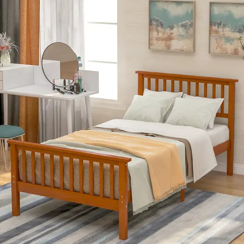Lit plateforme en bois avec tête et pied de lit