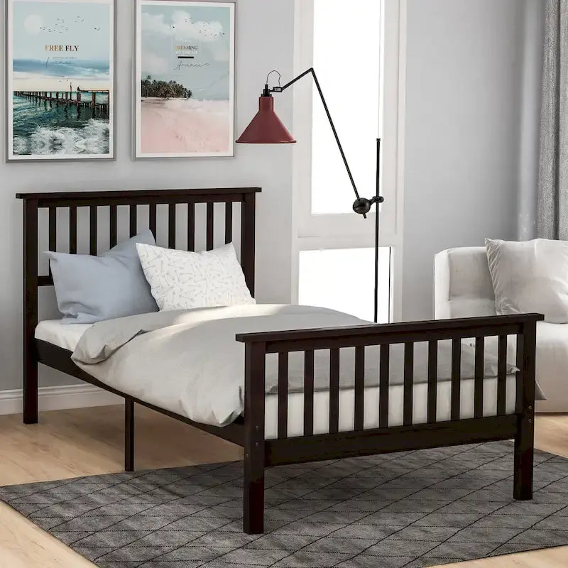 Lit plateforme en bois avec tête et pied de lit