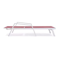 LeisureMod Marlin Chaise longue de patio moderne en aluminium blanc avec accoudoirs et table d'appoint carree foyer, assise d'extérieur pour patio, terrasse et bord de piscine