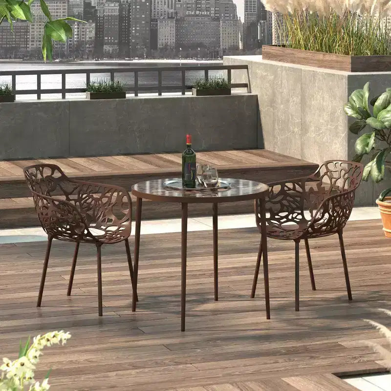 LeisureMod Devon Ensemble bistro extérieur 3 pièces en aluminium – Table de salle à manger avec plateau en verre et 2 chaises empilables en maille tout temps
