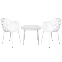 LeisureMod Devon Ensemble bistro extérieur 3 pièces en aluminium – Table de salle à manger avec plateau en verre et 2 chaises empilables en maille tout temps