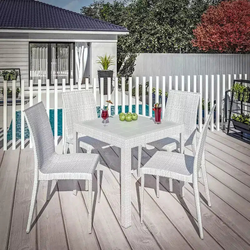 LeisureMod Mace Ensemble bistro d'extérieur 5 pièces style mid-century moderne - Table ronde blanche avec 4 chaises empilables