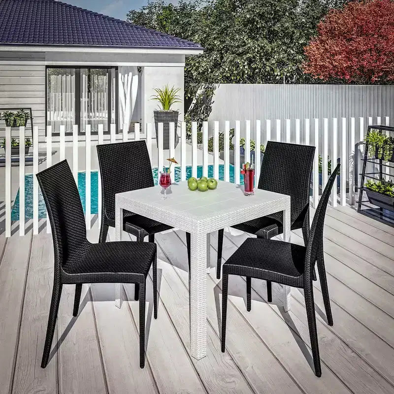 LeisureMod Mace Ensemble bistro d'extérieur 5 pièces style mid-century moderne - Table ronde blanche avec 4 chaises empilables