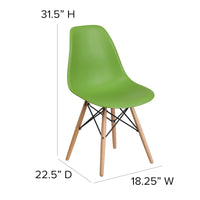 Chaise en plastique avec pieds en bois