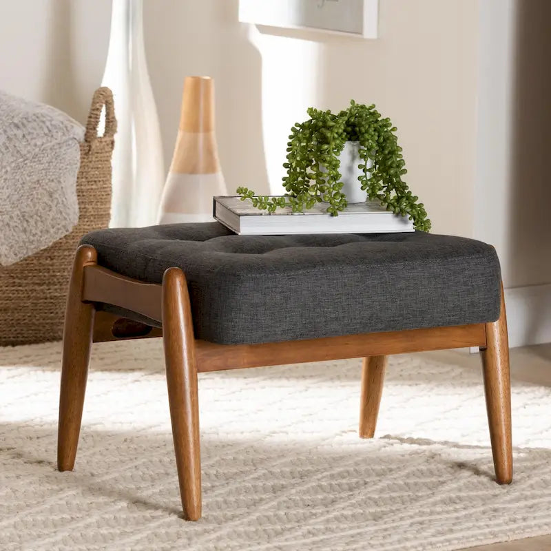 Repose-pieds ottoman Jeanine Japandi en tissu gris foncé et bois finition noyer