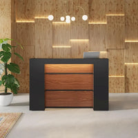 Bureau d'accueil avec lumières LED, grand comptoir d'accueil avec panneaux privatifs