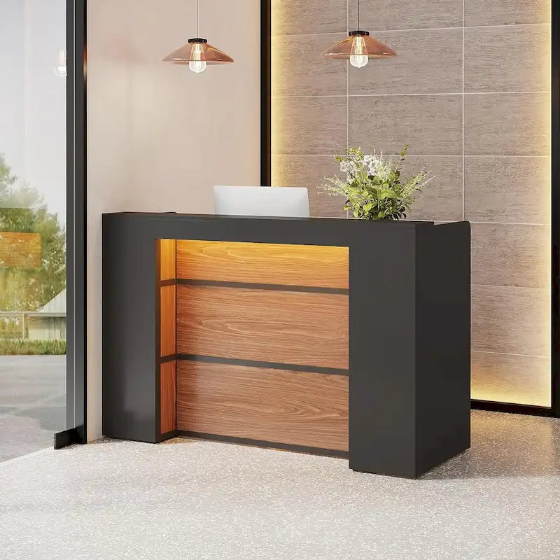 Bureau d'accueil avec lumières LED, grand comptoir d'accueil avec panneaux privatifs