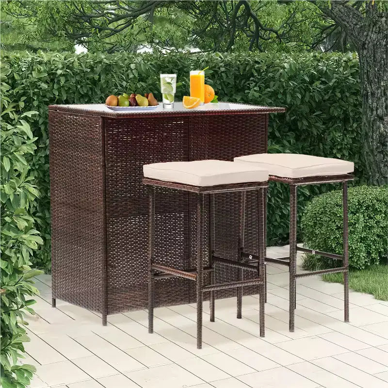 FDW Ensemble de bar 3 pièces Meubles de patio Cadre robuste Table haute de bar avec deux tabourets Plateau en verre et étagères de rangement Parfait pour balcon et piscine