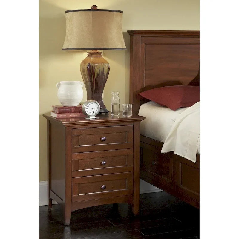 Collection de chambre King en bois massif Simply Solid Aiden, 6 pièces
