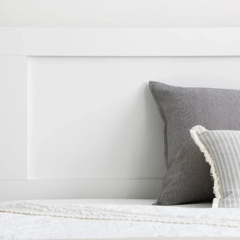 Lit plateforme classique en bois Brookside Leah
