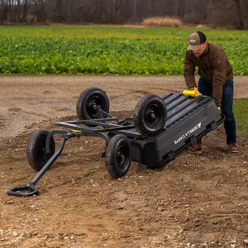 Gorilla Carts Chariot à benne robuste en poly pour jardin, cuve 12 pi³, capacite de charge 1600 lb, chariot utilitaire noir avec dechargement à liberation rapide et pneus pneumatiques