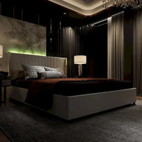 Cadre de lit moderne illuminé avec garniture dorée - Design rembourré et chic