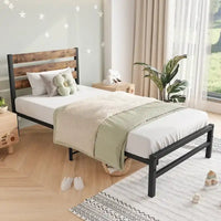 Lit plateforme avec tête de lit rustique en bois vintage