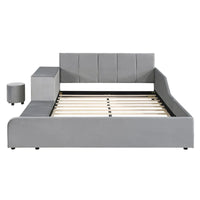 Lit capitonné au sol Mère et Enfant avec bureau de chevet et petit tabouret rond
