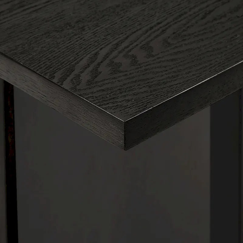 Îlot de cuisine Oyala à finition noire, 2 portes, avec prises électriques et ports USB et 2 tabourets par iNSPIRE Q Modern