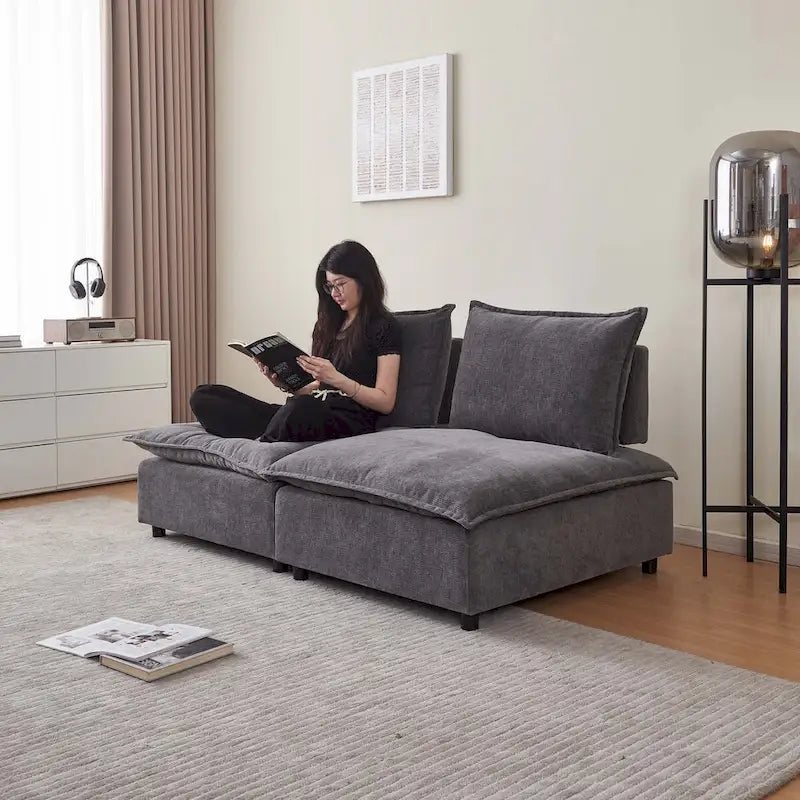 Fauteuil d'appoint sans accoudoirs, canapé une place avec pouf - design compact, assise gain de place pour salon et chambre