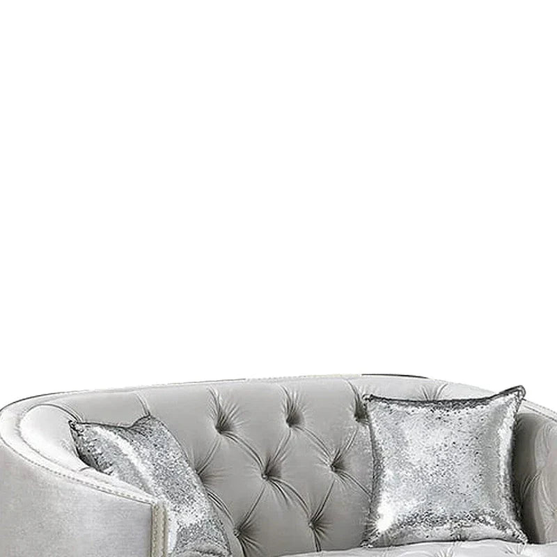 Causeuse en bois avec détails capitonnés à boutons profonds et bordures à clous, gris