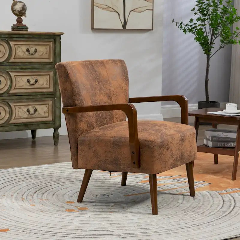 Chaises modernes dans le salon, fauteuils à ossature en bois