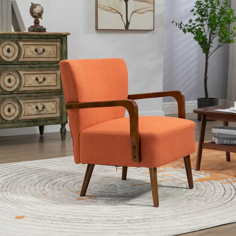 Chaises modernes dans le salon, fauteuils à ossature en bois