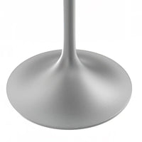 Table à manger carrée LeisureMod Verve avec plateau en résine marbrée blanche et base en acier brossé moderne pour cuisine