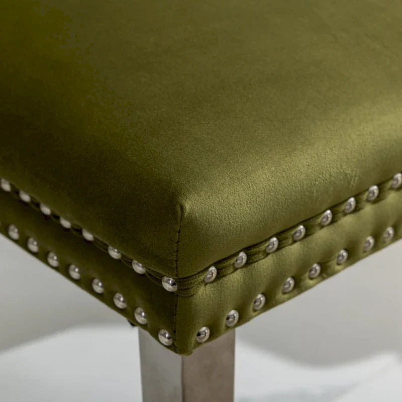 Chaise de salle à manger haut de gamme capitonnée en velours contemporain en bois massif avec pieds plaqués en acier inoxydable chromé