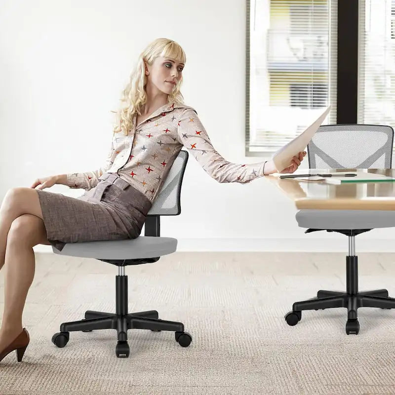 Chaise de bureau confortable rembourrée en cuir PU, chaise de bureau à domicile avec accoudoirs et pivot réglable