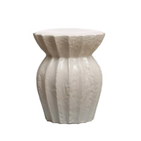 Élégant tabouret en grès sculpté - 15.3L x 15.3W x 19.8H