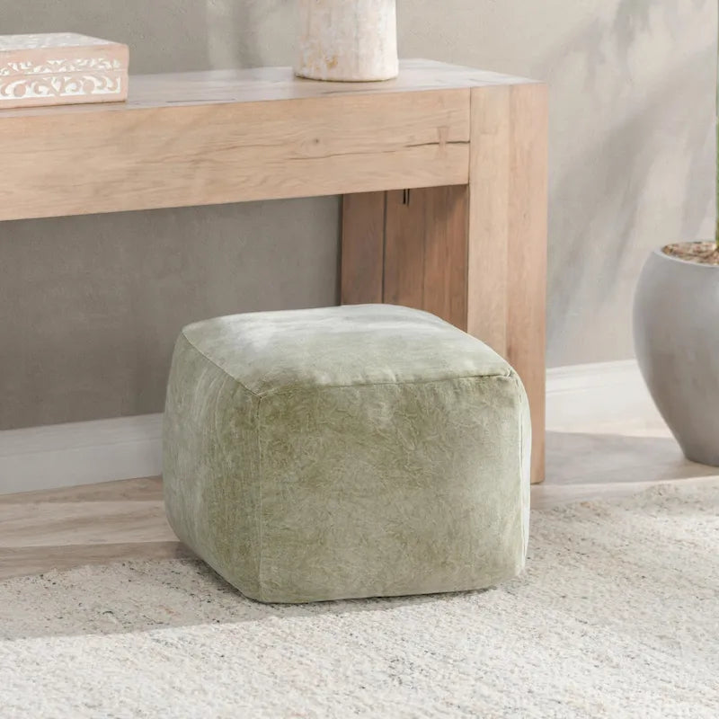 Villa by Classic Home Heirloom 18 Pouf en velours
