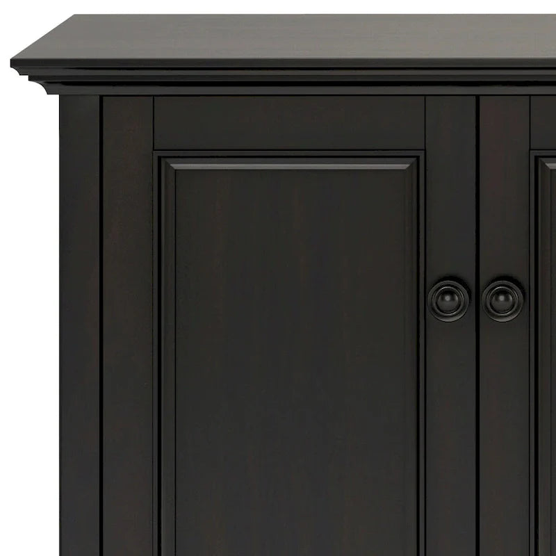 WYNDENHALL Halifax Armoire de rangement transitionnelle large en bois massif 66 po à 4 portes en brun hickory - 18p x 66l x 34h
