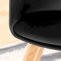Lot de 2 chaises de salle à manger Flam avec pieds en bois de hêtre