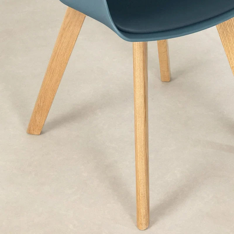 Lot de 2 chaises de salle à manger Flam avec pieds en bois de hêtre