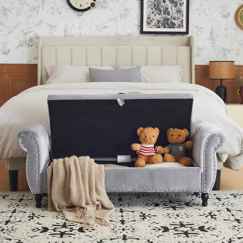 Banc coffre de rangement multifonction traditionnel en velours Xanthia avec coussin par Christopher Knight Home
