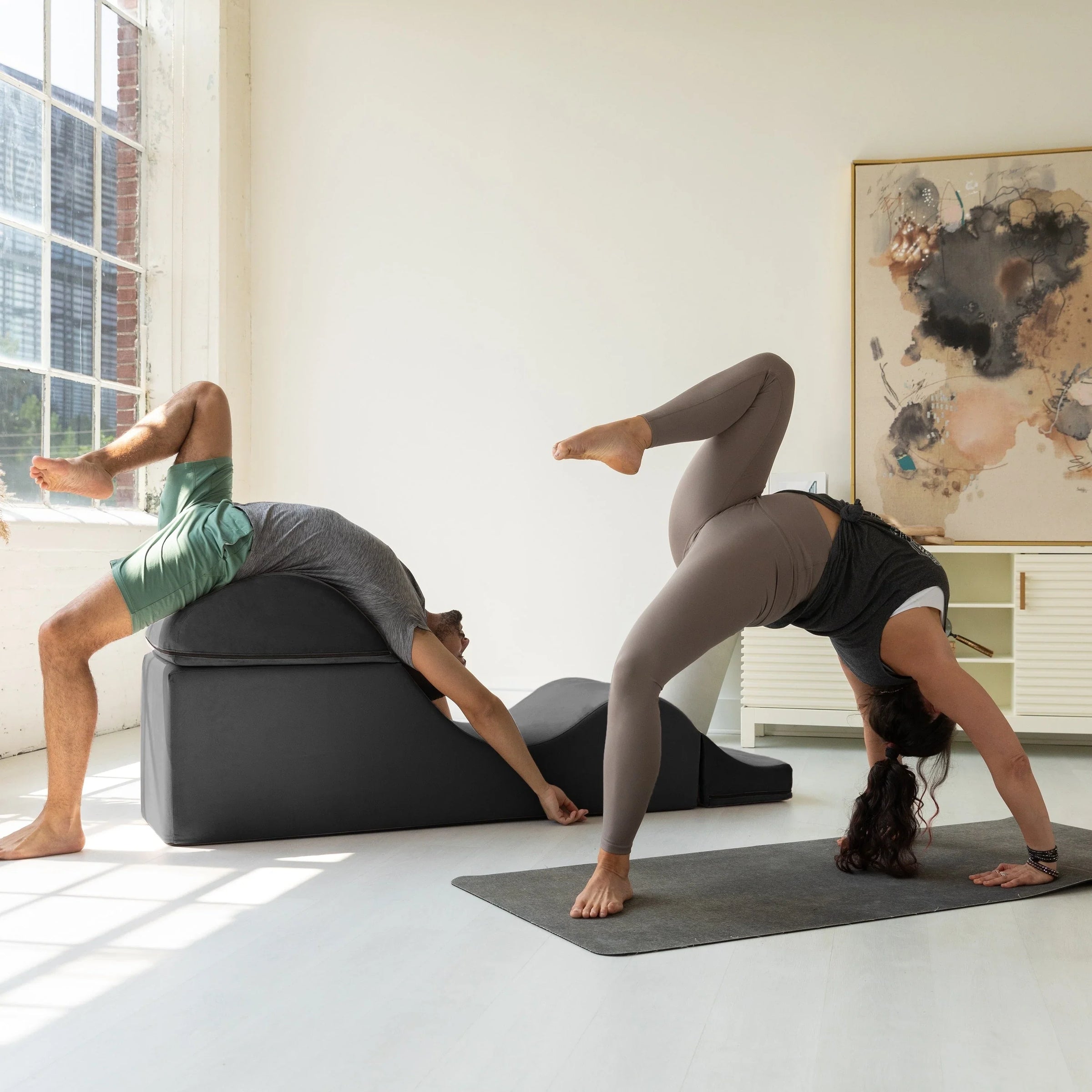 Avana Kami Méridienne convertible / yoga & massage - ottoman 2 en 1 avec fauteuil de yoga escamotable dissimulé, microvelours - N/A