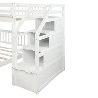 Lit mezzanine double sur lit double en bois avec escalier, balustrades hautes et échelle