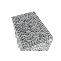 Meuble d'appoint incrusté d'os Firoz de Steve Silver